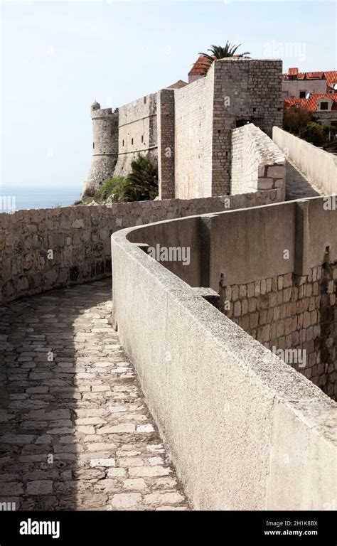 Dubrovnik city walls Stock Photo - Alamy