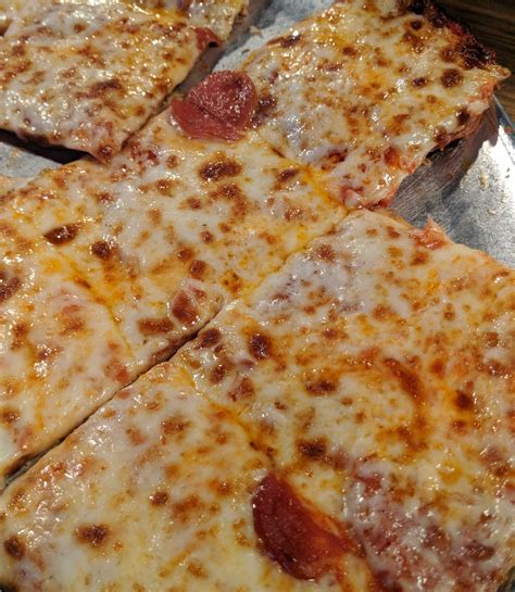 La Grande Pizza Reviews | Wapakoneta, OH | One Bite