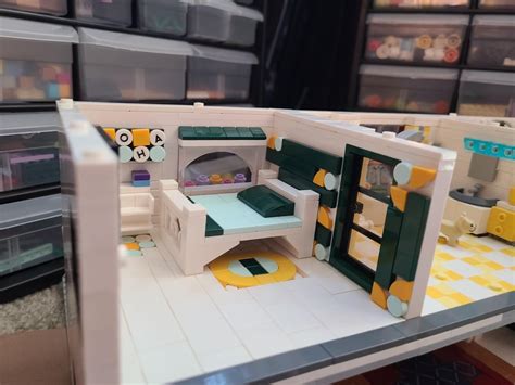 Lego dollhouse MOC. I'm looking for some ideas for the 3rd floor space. : r/lego