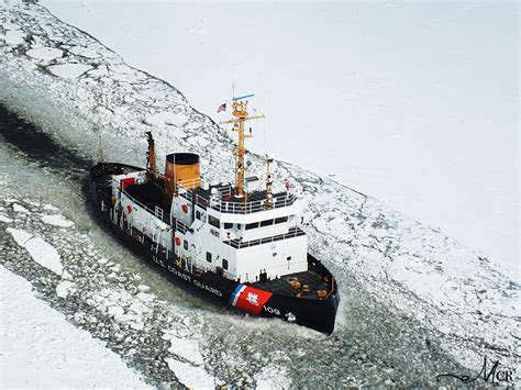 Mark C. Reynolds Blog: Coast Guard Icebreaker Clears Hudson River