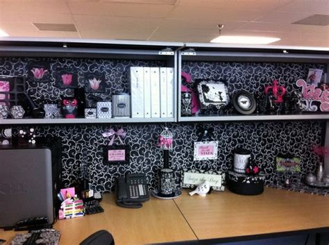 Spice up your working place with awesome cubicle decor ideas