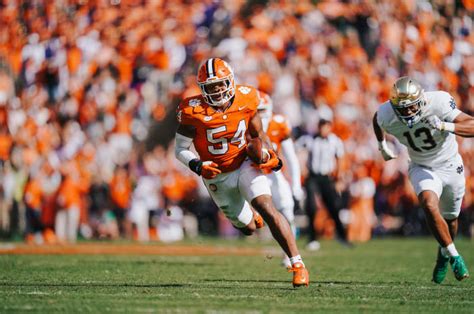 Jeremiah Trotter Jr. Declares for 2024 NFL Draft - Sports Illustrated ...