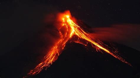 Mayon: The people constantly fleeing a Philippine volcano - BBC News