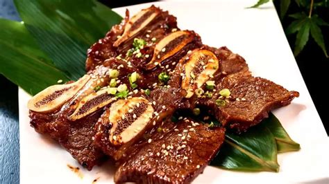 Classic teppanyaki beef steak with sake / soy sauce recipe