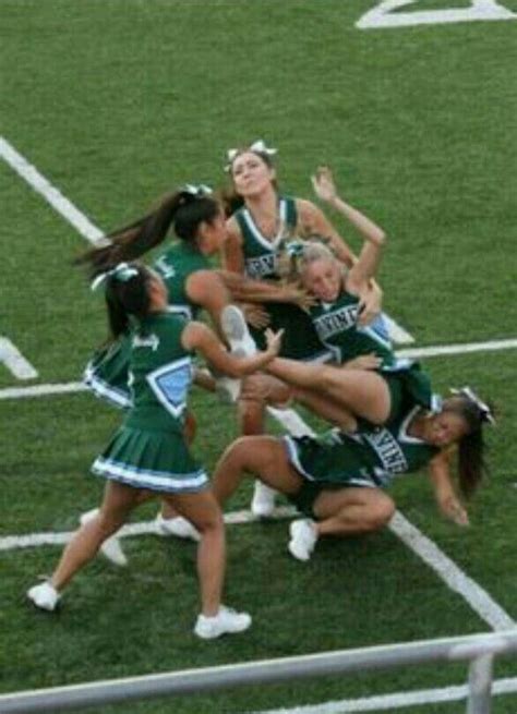 Ouch Cheerleading Fails, Funny Cheerleader, Cheer Fails, Cheerleading ...