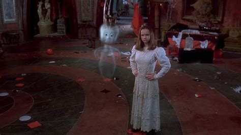 Casper (1995) Autumn Aesthetic, Purple Aesthetic, Halloween Movies ...