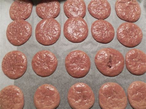 Macarons are wrinkled, cracked and have no feet - Seasoned Advice