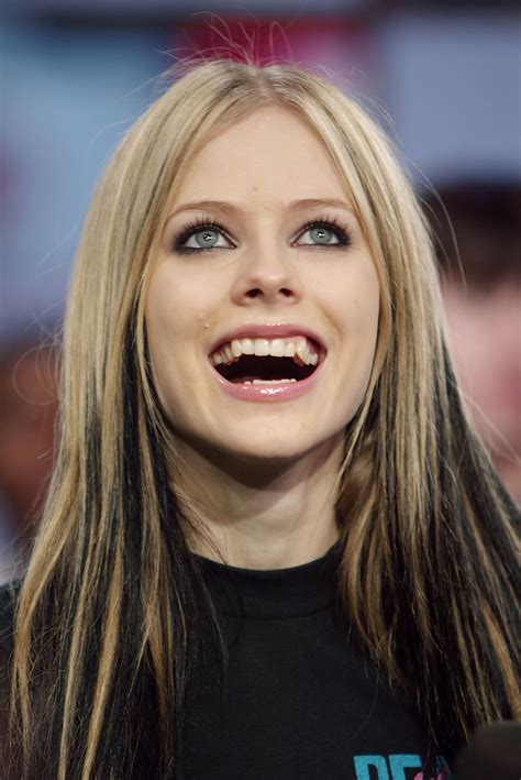 Avril lavigne, Cantores, Para maiores