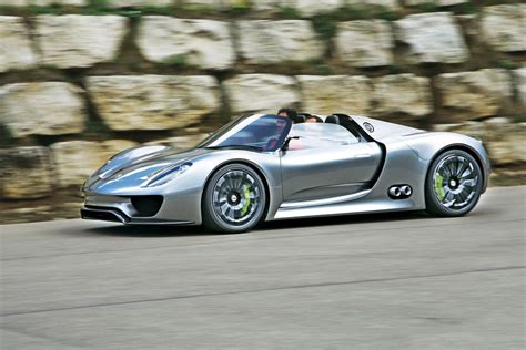 Porsche 918 Hybrid | Auto Express