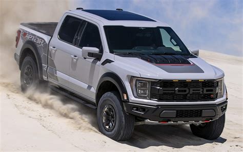 Ford F-150 Raptor R chega aos EUA: 700 hp e preço de US$ 109 mil