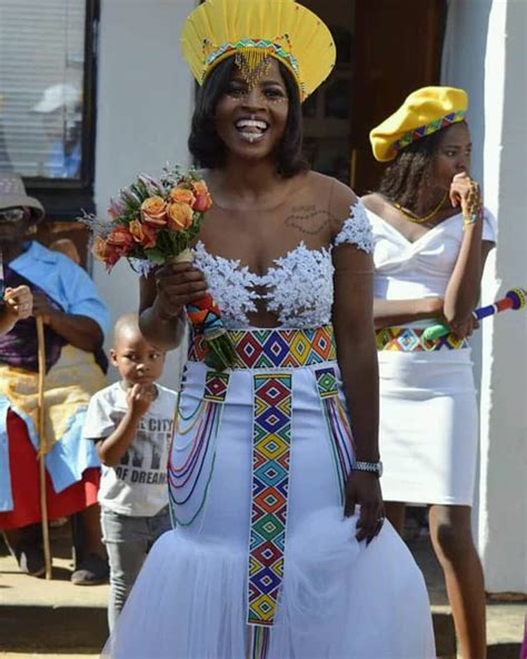 Amina Designs SA sur Instagram : #zulubeadwork #zuluwedding # ...