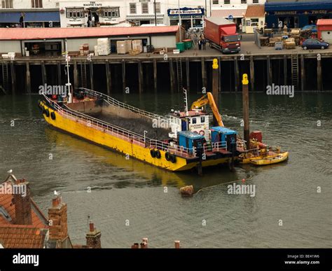 Dredger barge hi-res stock photography and images - Alamy