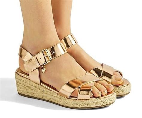 28 Pairs Of Cute Sandals For Wide Feet | Sandals for wide feet cute, Cute sandals, Sandals