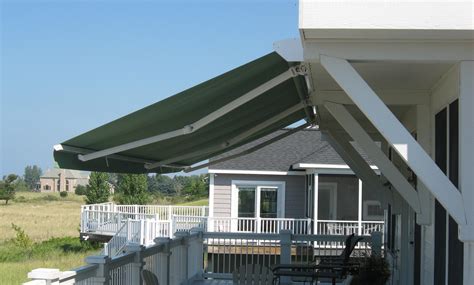 Electric & Manual Retractable Awnings | Muskegon Awning