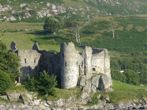 Castle Sween on Loch Sween, Kintyre | Scotland castles, Castles in scotland, Scottish castles