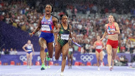 USA wins women's 4x100 relay. Richardson, Thomas lead team to gold