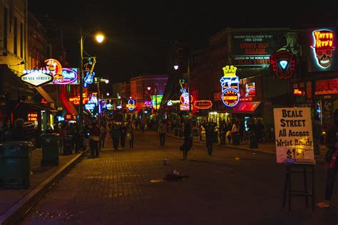 Guide to the Bars and Clubs on Beale Street in Memphis