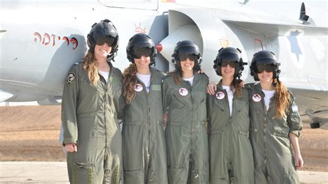 20 Amazing Photos That Prove Women of the IDF are the Past, Present and ...