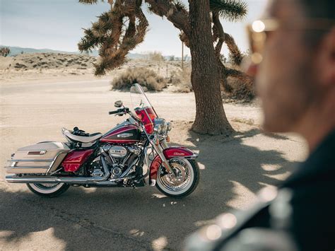 New 2023 Harley-Davidson Electra Glide® Highway King Hi-Fi Magenta / Birch White | Baldwin Park CA