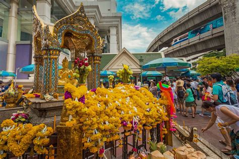 Erawan Shrine (Thao Mahaprom Shrine) | TakeMeTour