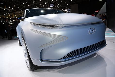 New Hyundai Fuel Cell SUV Could Have 500 Mile Range | Carscoops