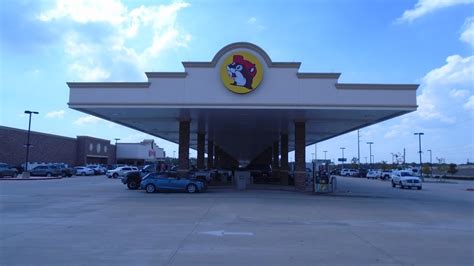 BUC-EE'S MEGA GAS STATION, BAYTOWN, TEXAS, U.S.A. - YouTube