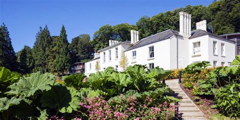 £35 – Cornwall spa day including massage & bubbly | Travelzoo