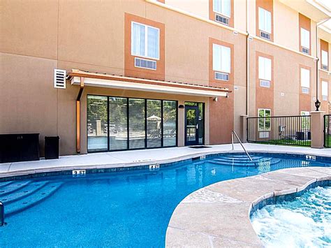 4 Hotels with Rooftop Pool in Lufkin - Isa's Guide 2024