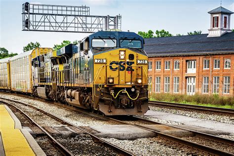 CSX GE ES44AC Diesel-Electric Locomotive No 728 Photograph by Mark Summerfield