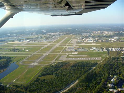 Image: Aerial view of runway 7R, Daytona Beach International Airport ...