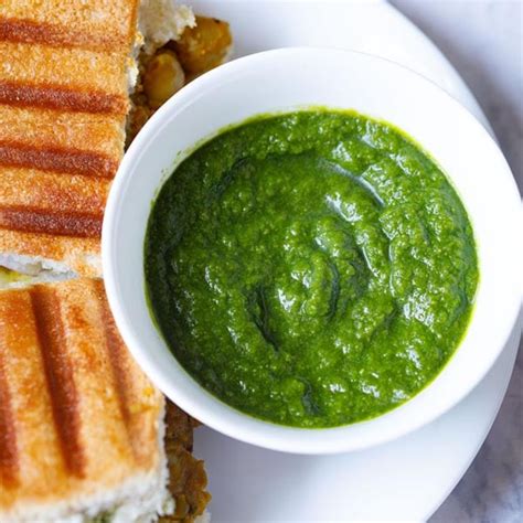 Coriander Chutney (Indian Cilantro Chutney)