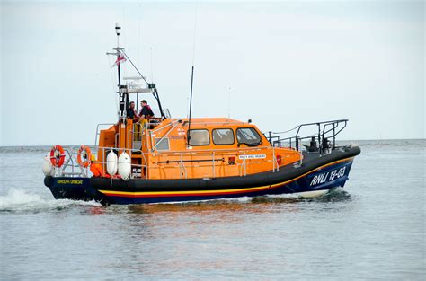 Exmouth RNLI Shannon Class Lifeboat R & J WELBURN | Pilot boats ...