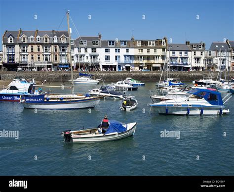 ilfracombe harbour devon Stock Photo - Alamy