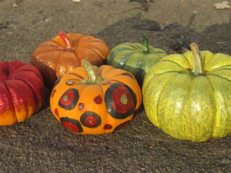 Craft Crazies: Leaf print pumpkins