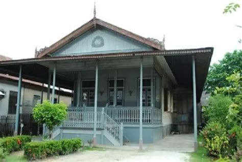 Rumah Adat Banjar : Nama, Gambar, Keunikan dan Penjelasan