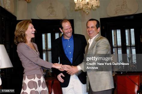 Eliot Spitzer And Wife Photos and Premium High Res Pictures - Getty Images