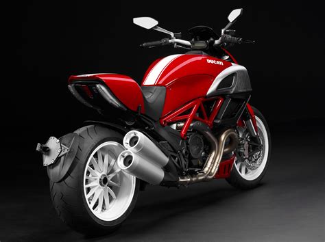 DUCATI Diavel (2012-2013) Specs, Performance & Photos - autoevolution