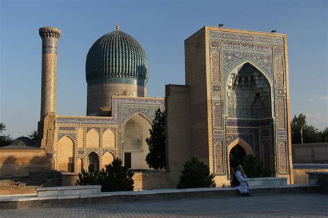 Uzbekistan - Samarkand - The Adventures of the Scarlet 4x4