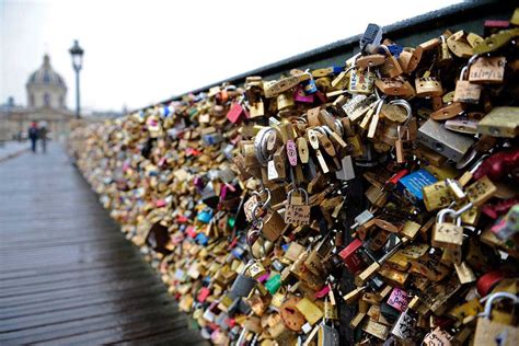 Part of Paris bridge collapses under weight of 'love locks' - Sri Lanka ...