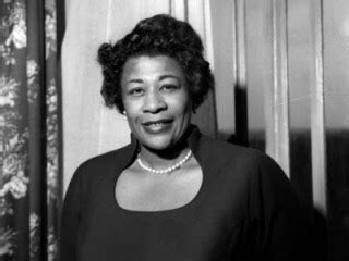 Ella Fitzgerald biography, birth date, birth place and pictures