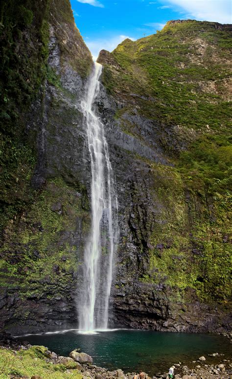 Napali Coast Hike: A Local Guide To Hanakapia'i Beach and Falls