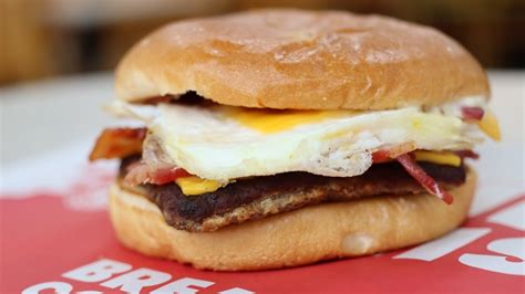 The Wendy's Breakfast Meal Horrifying The Internet - YouTube