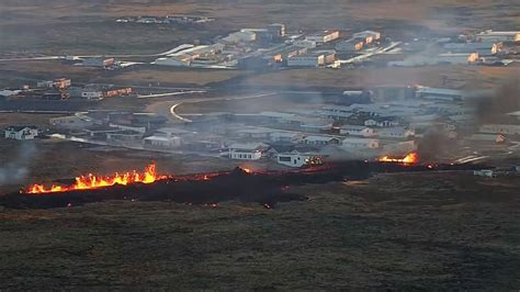 Iceland volcano: Lava inside Grindavik after new fissure opens in 'worst-case scenario' | World ...