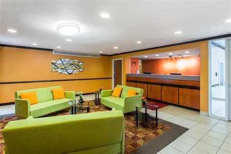 Discount Coupon for Econo Lodge Inn & Suites Airport in Charlotte, North Carolina - Save Money!