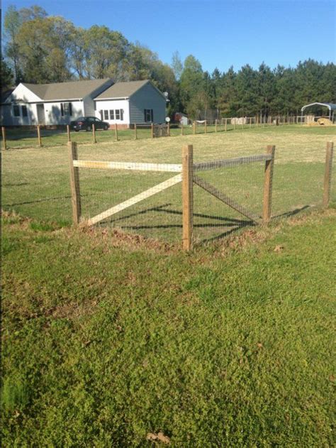 Ideas on fence corners anyone? | Page 2 | BackYardHerds.com | Livestock fence, Field fence, Backyard