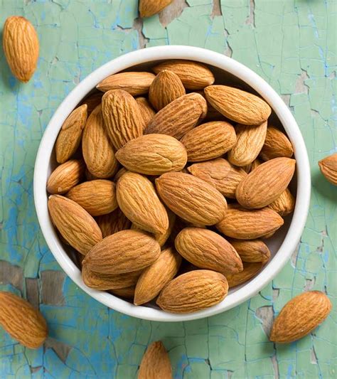 11 Health Benefits Of Almonds, Nutrition Facts, & Side Effects