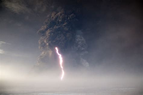 Iceland's Grimsvotn Volcano Erupts | Time