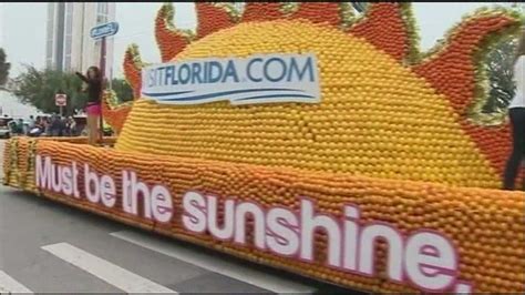 Citrus Bowl Parade rolls down Orlando streets