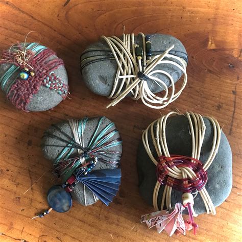 Japanese wrapped rocks- | Rock crafts, Stone wrapping, Stone crafts