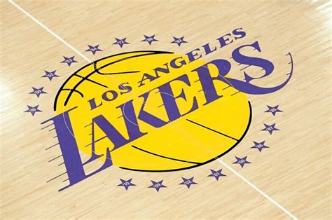 When Will They Add the 17th Star to the Lakers’ Court Logo? : r/lakers